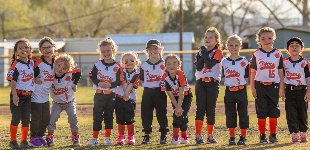 OFFERING GIRLS SOFTBALL / TBALL ages 4-8